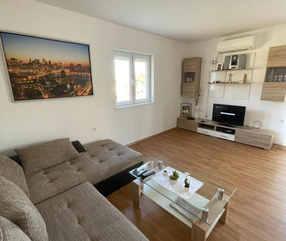 Seaview Apartments Lagetar