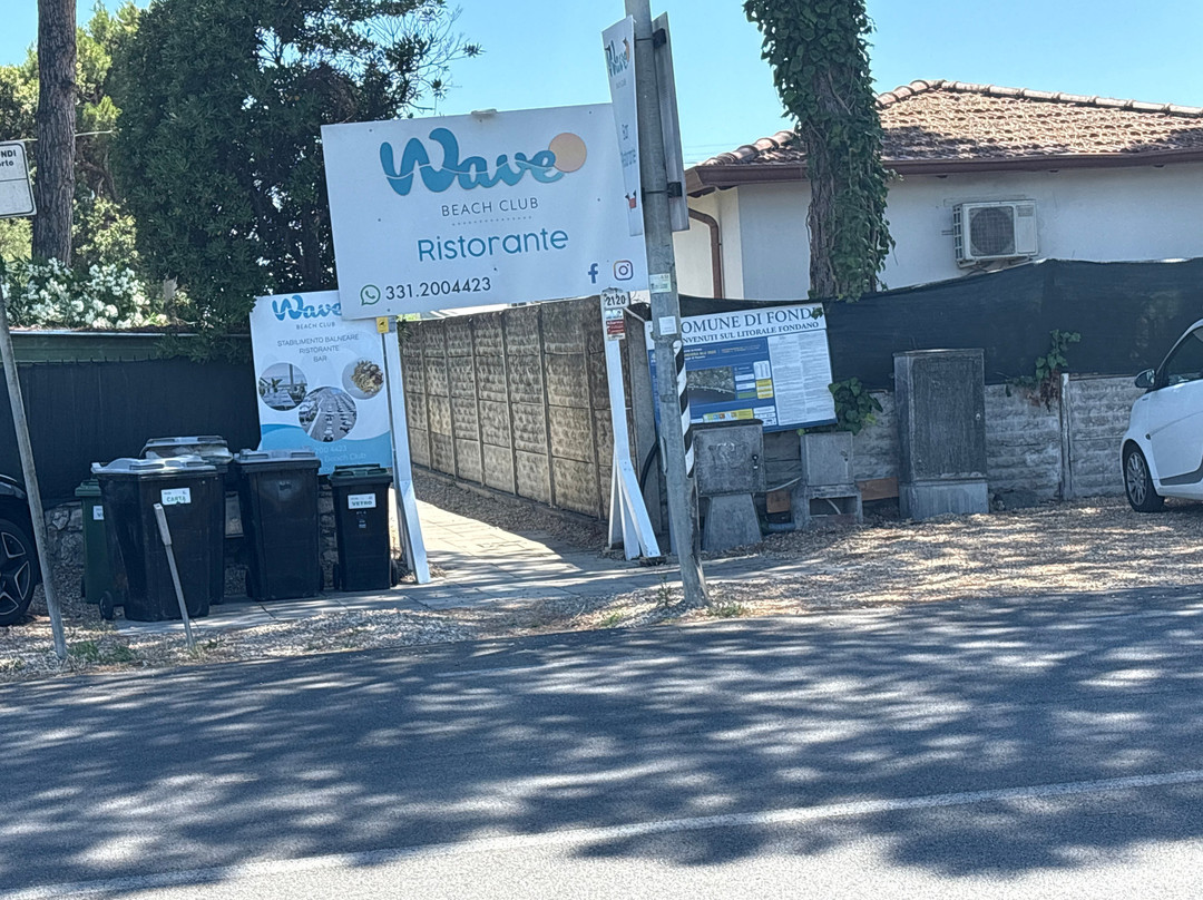 Wave Beach Club