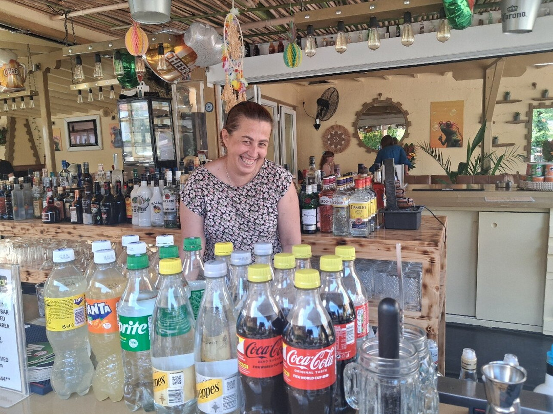 Iguana Pool Bar-Platanias必去景点