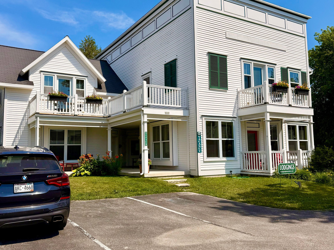 Lodgings at Pioneer Lane主图