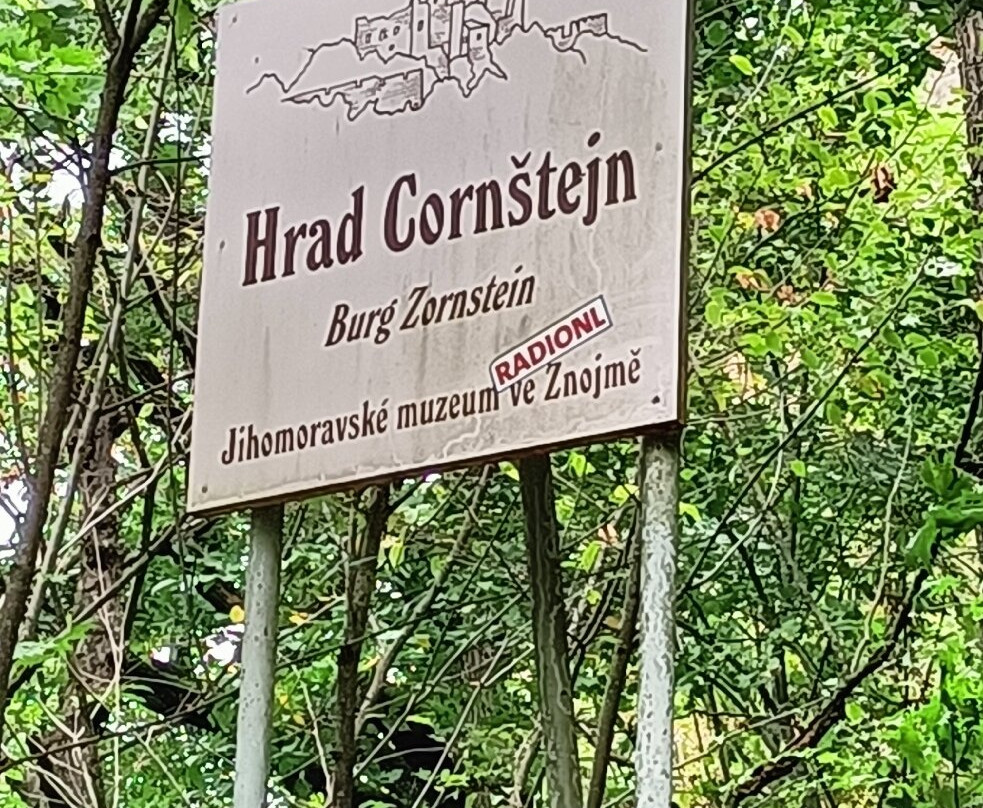 Zricenina Hradu Cornstejn-Bitov必去景点