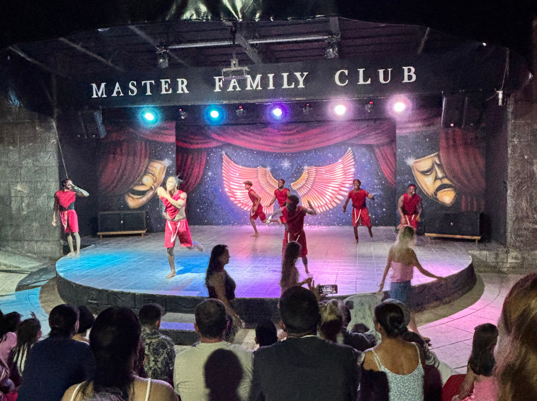 Master Family Club主图
