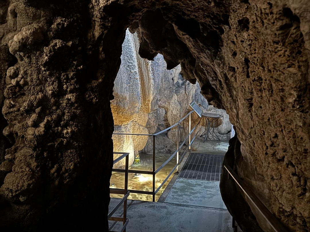 Grotte di Rescia-Claino con Osteno必去景点