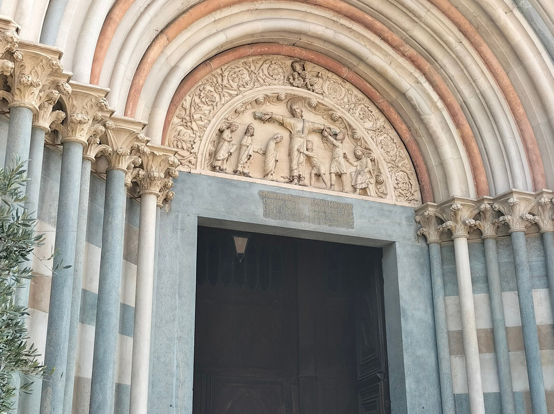 Basilica di Sant'Andrea-韦尔切利必去景点