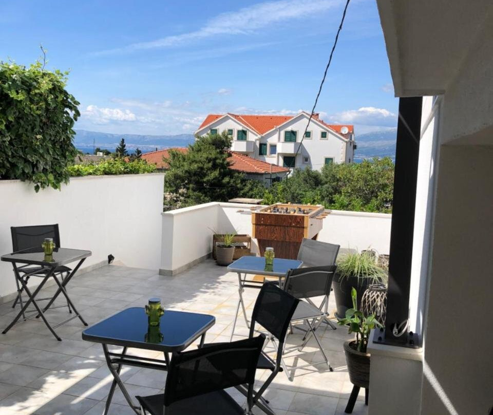 Karina Apartments