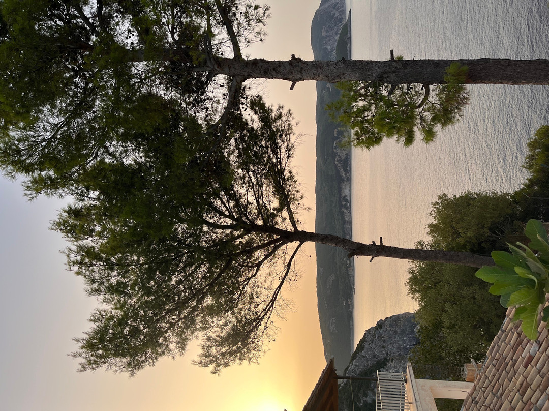 Paleokastritsa Monastery-Paleokastritsa必去景点