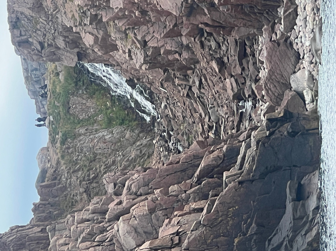 Waterfall of Maloye Batareyskoye Lake-Lodeynoye必去景点