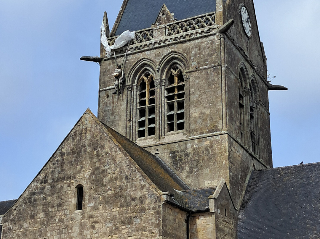 Sainte-Mere-Eglise Church-Sainte-Mere-Eglise必去景点