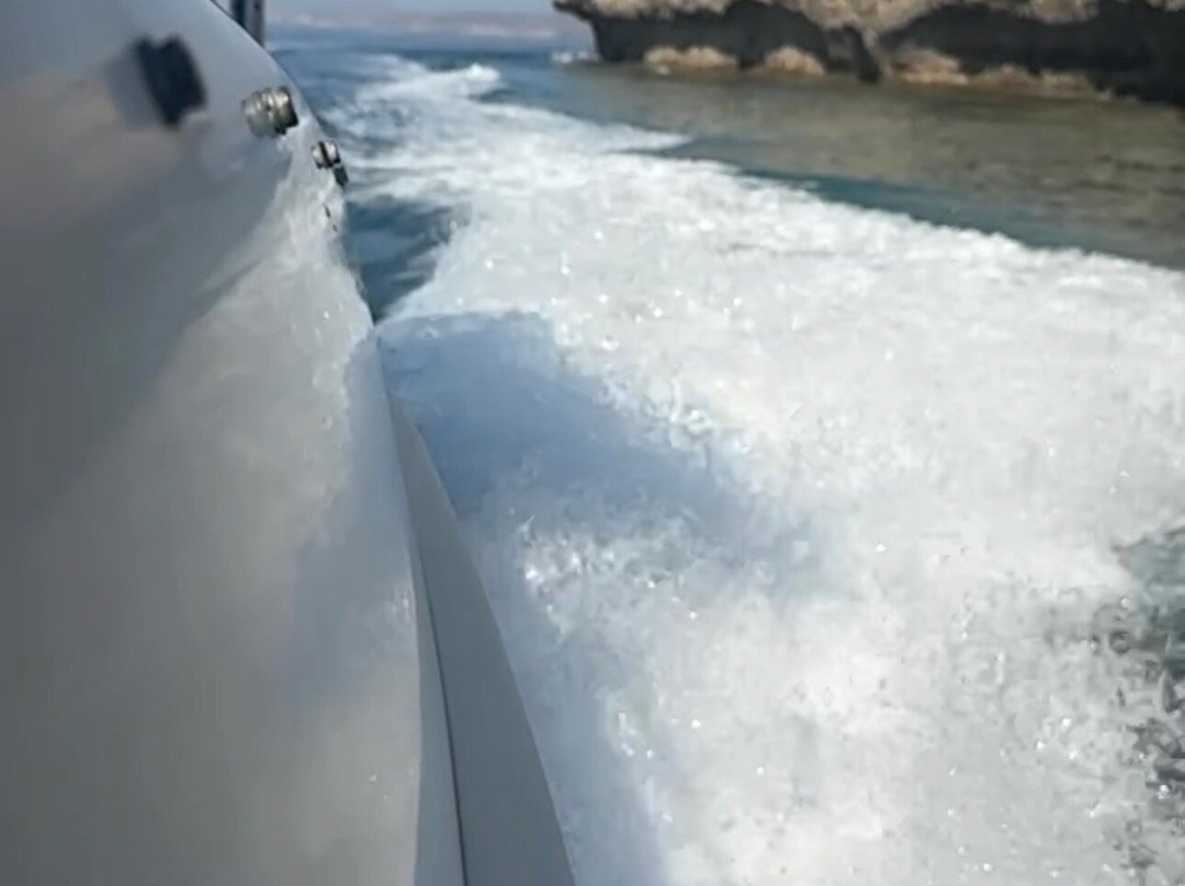 Glass Bottom Boat Trip-Pefkos必去景点