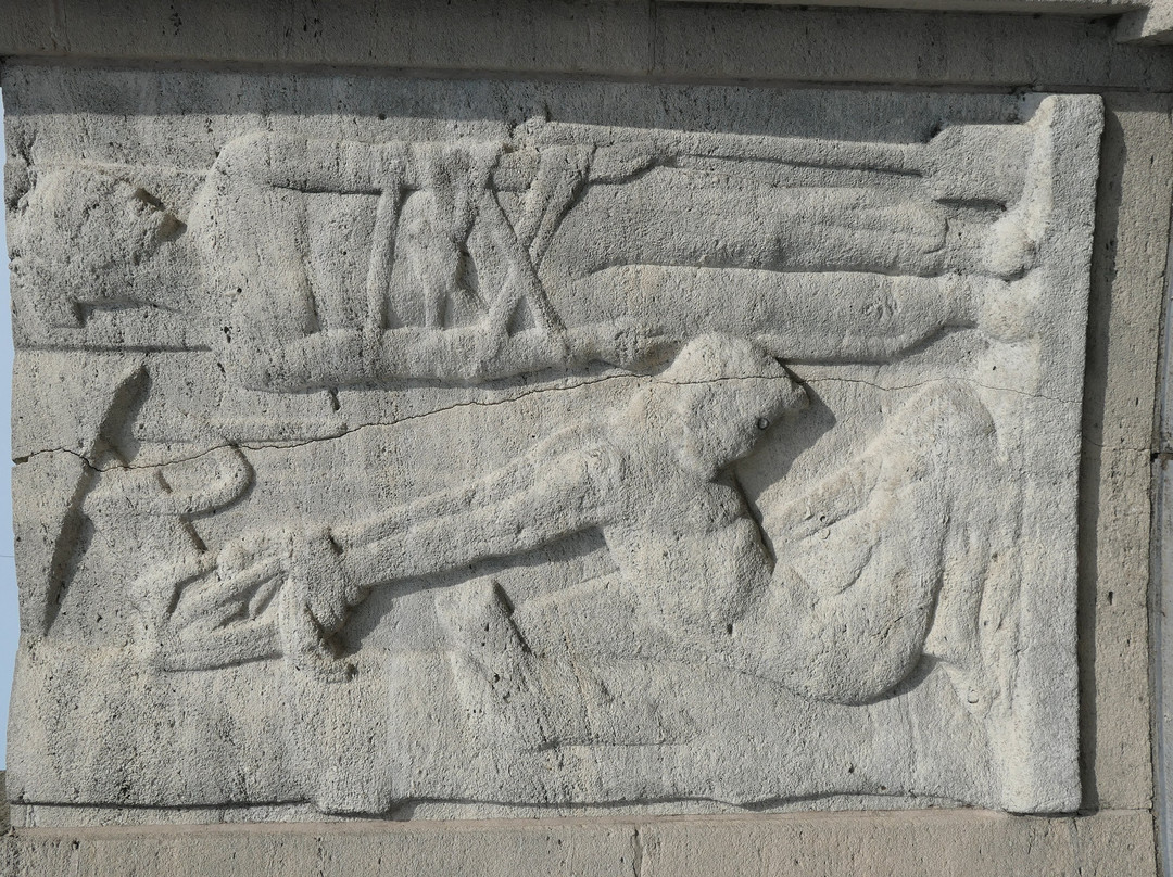 Mémorial Louis Schmidt-艾特贝克必去景点