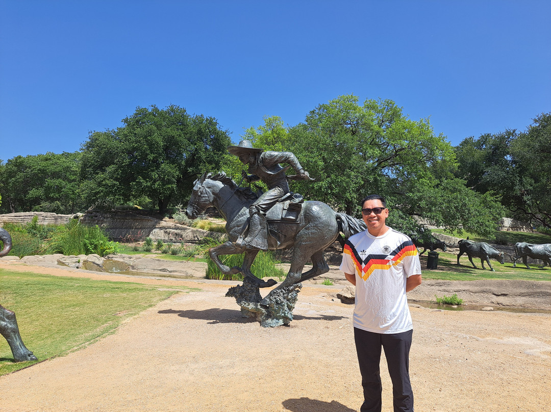 Dallas Cattle Drive Sculptures-达拉斯必去景点