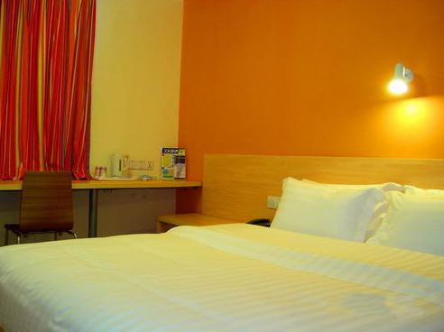 365快捷酒店北京十里堡店主图