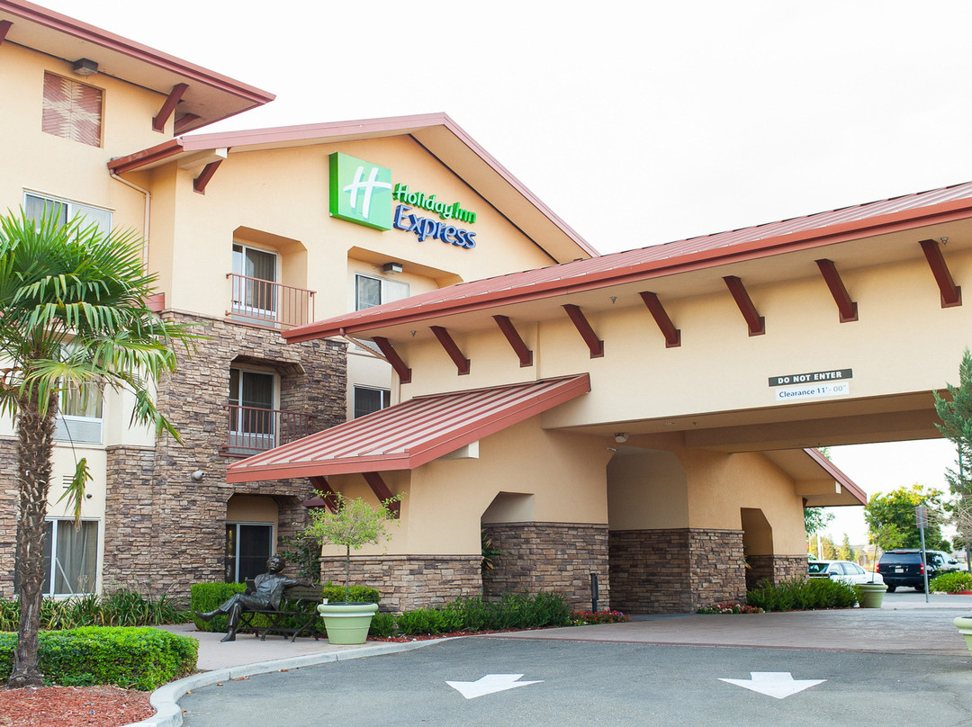 Holiday Inn Express & Suites Turlock-Hwy 99 by IHG主图