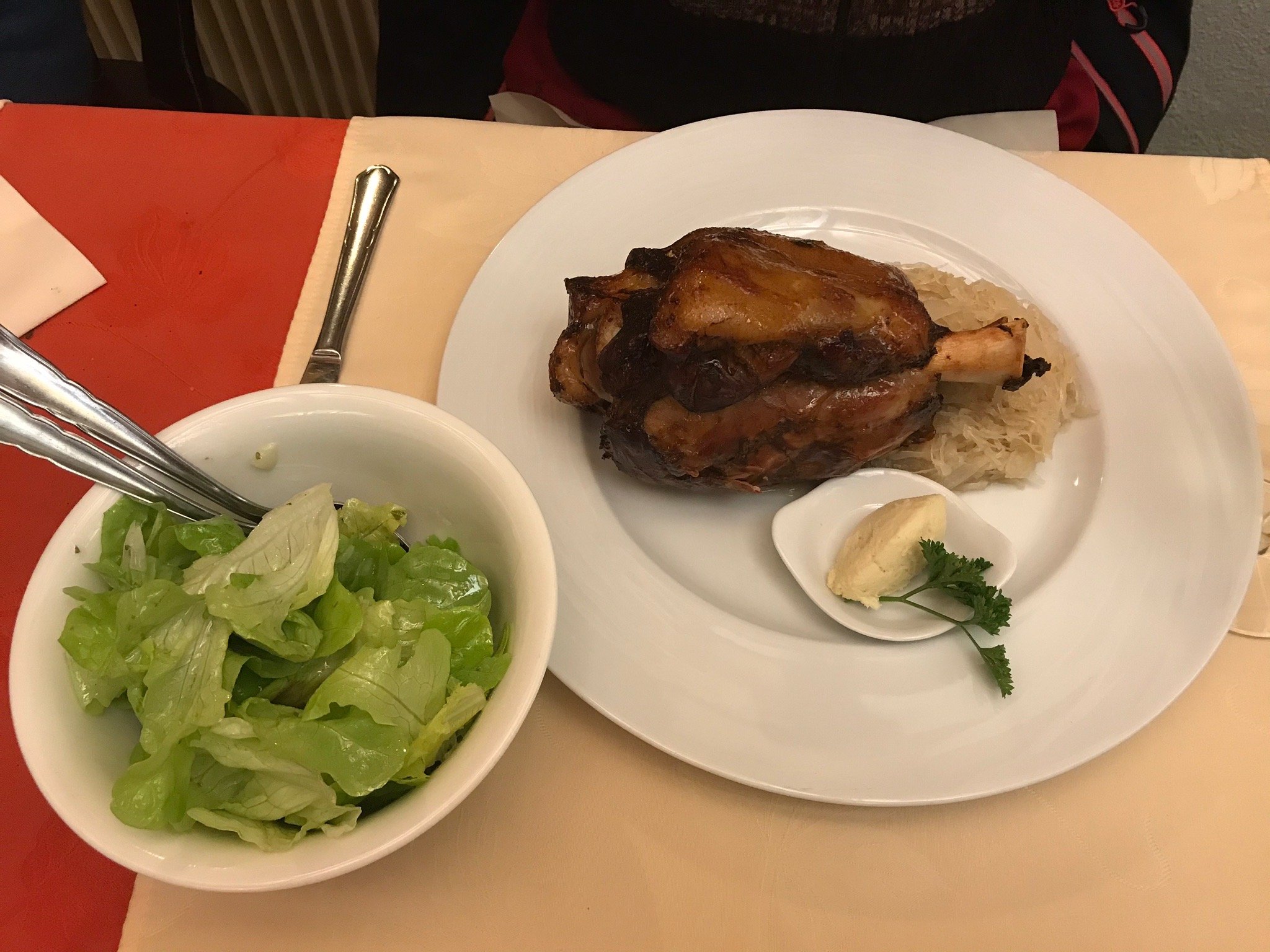 A la Couronne-官方