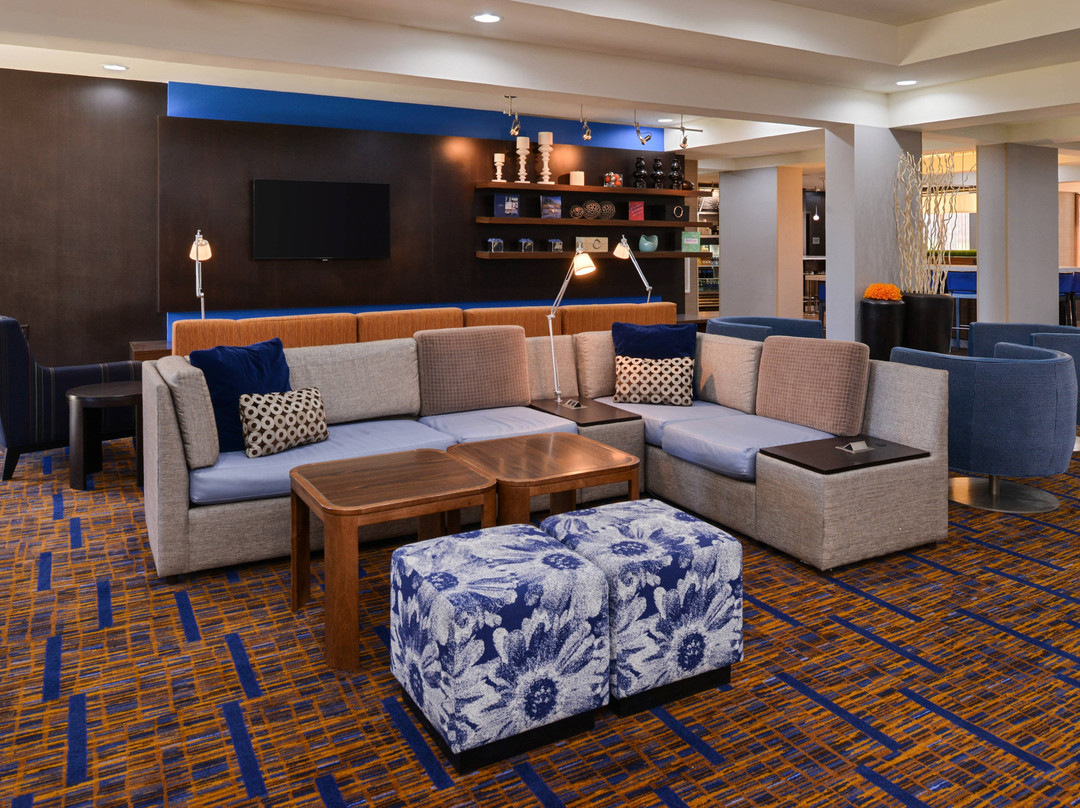 Courtyard by Marriott Milwaukee North/Brown Deer主图