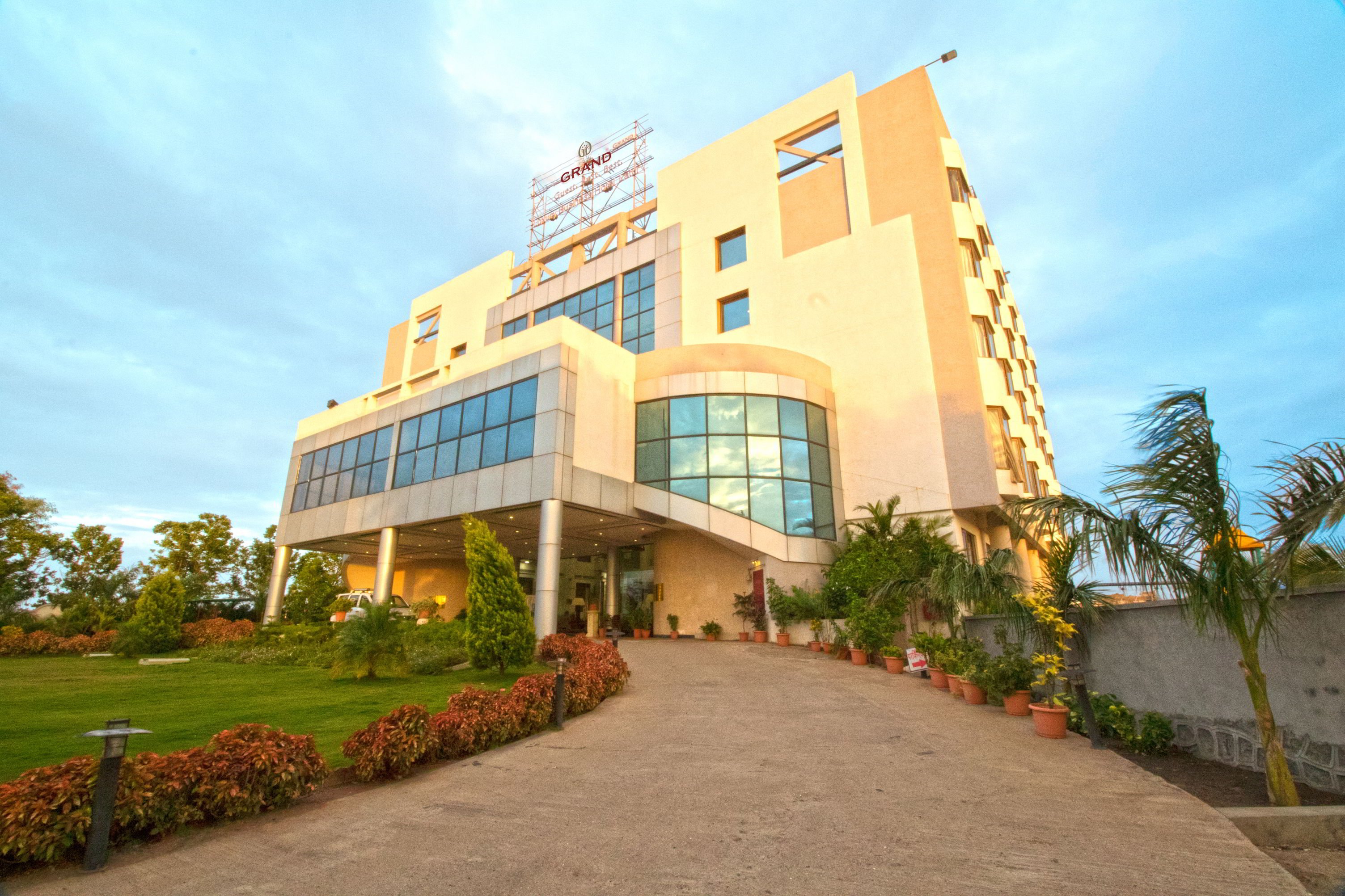 Grand Sarovar Portico-官方