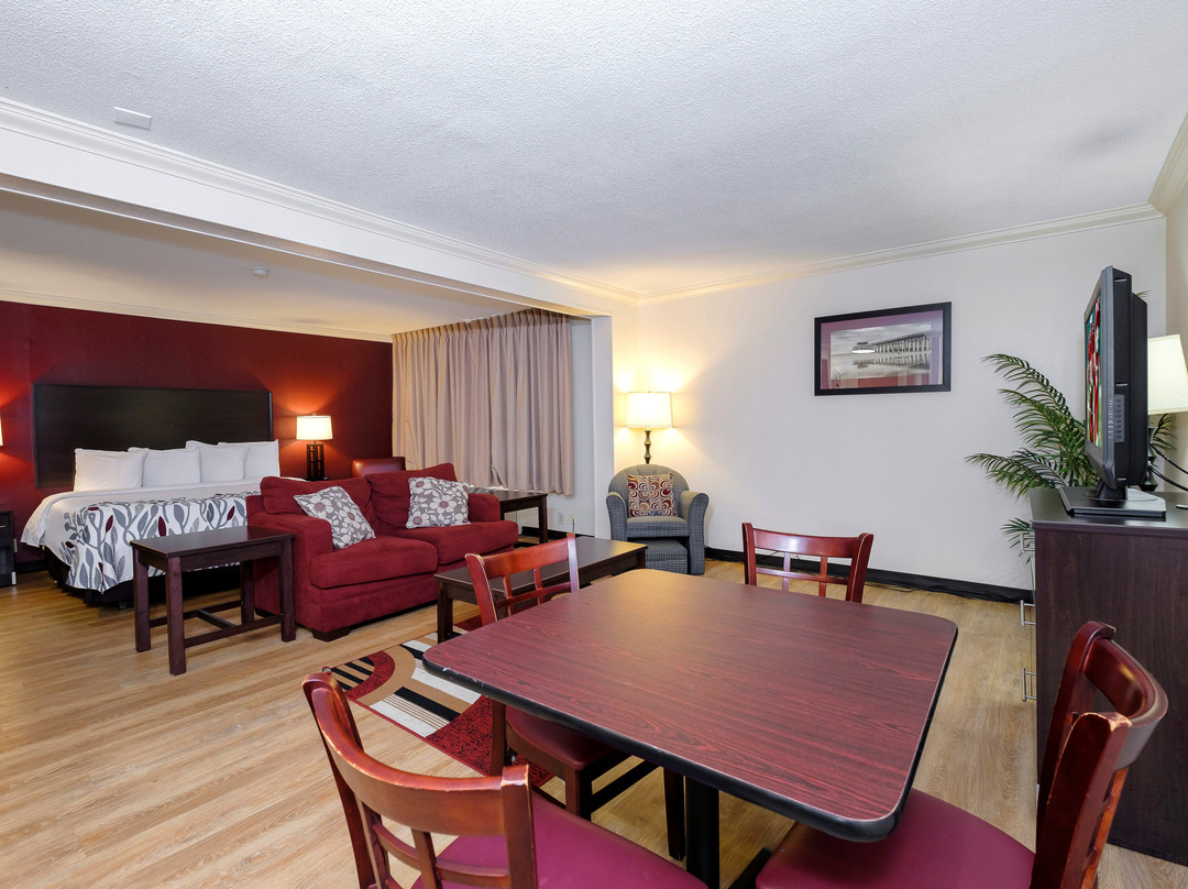 Red Roof Inn & Suites Jacksonville Nc主图