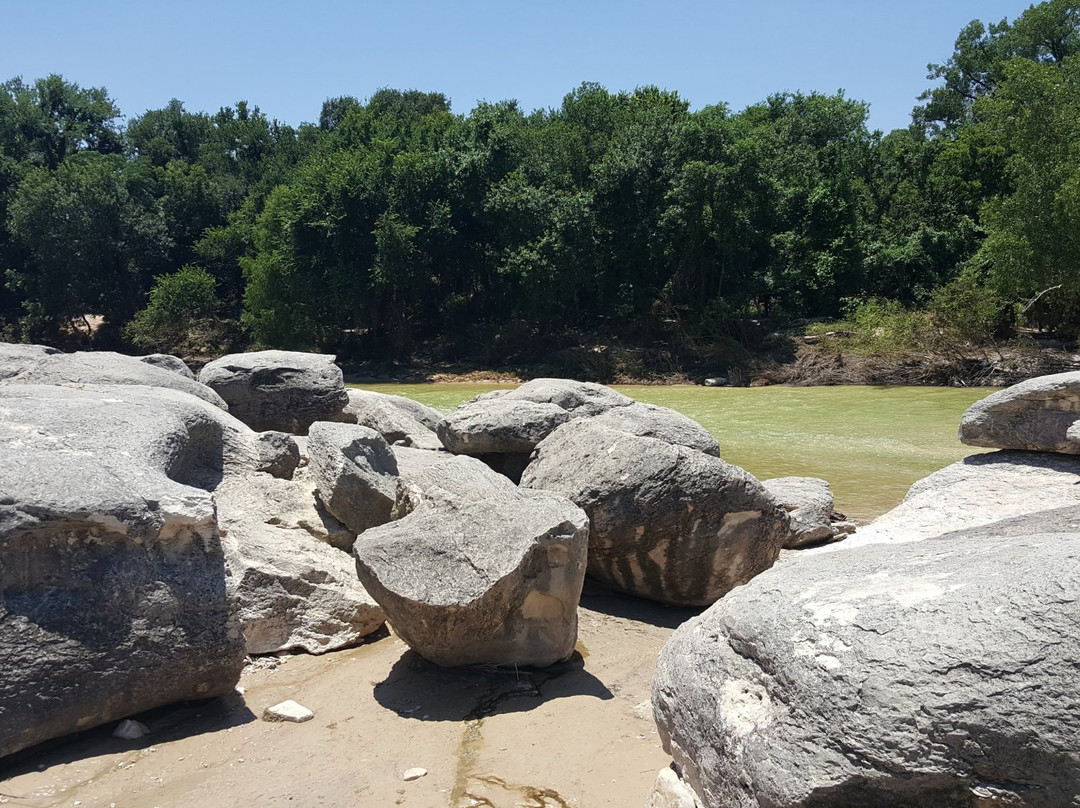 Glen Rose旅游景点-Big Rocks Park