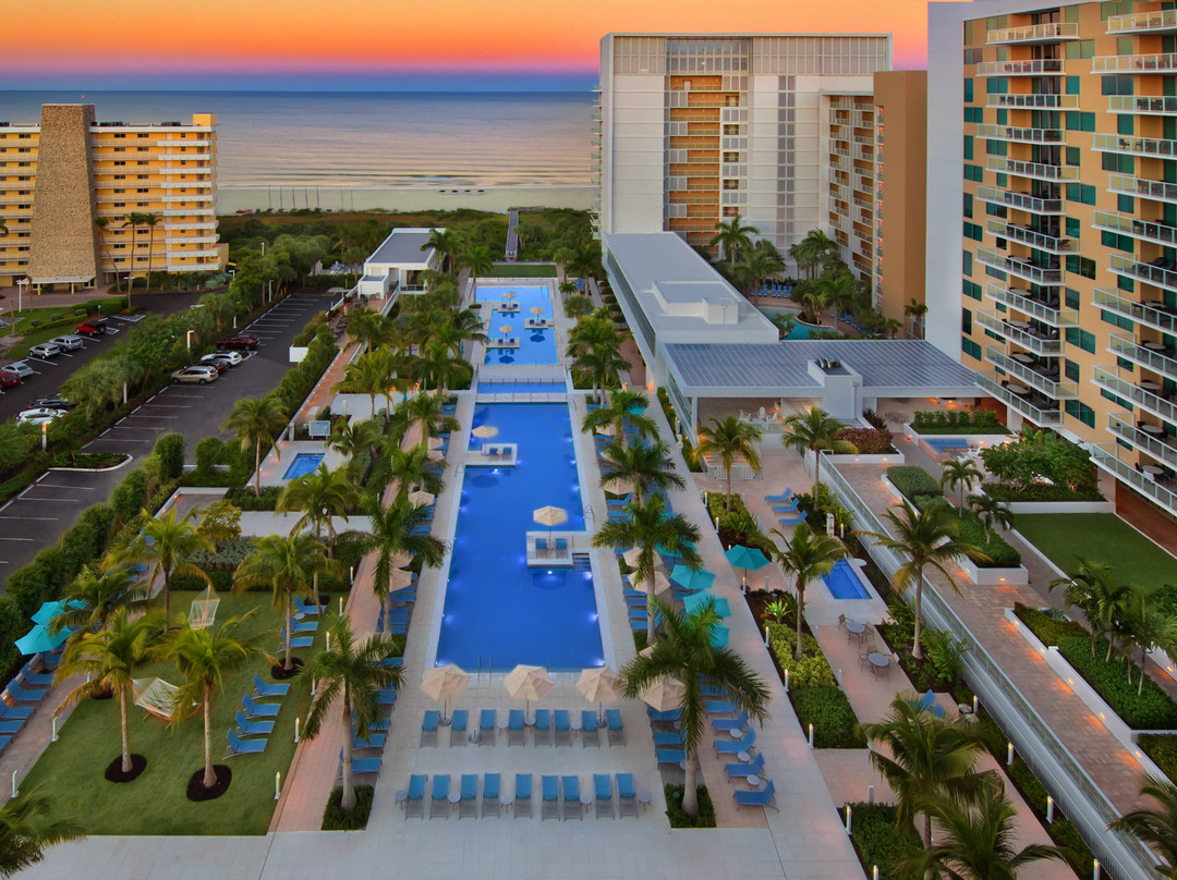 水晶海岸万豪酒店主图