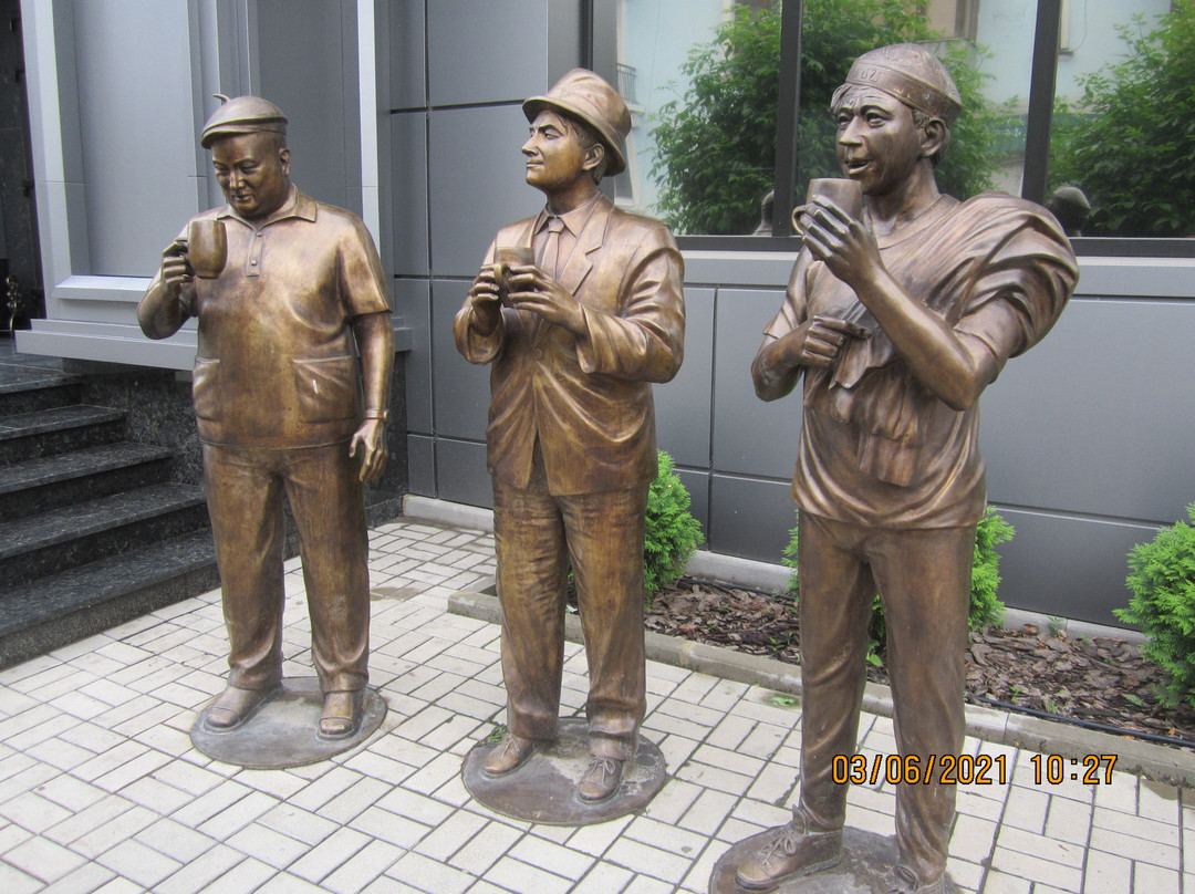 Trus Balbes i Byvaly Sculptural Group