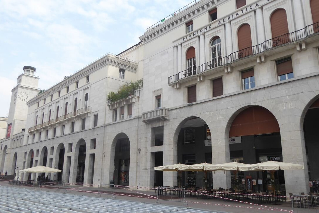 Piazza della Vittoria景点图片