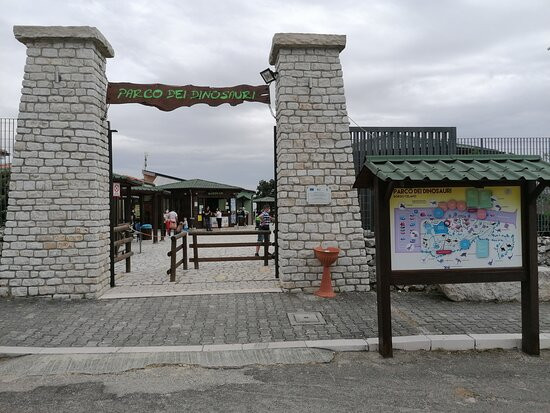 Paleontological Museum and Dinosaur Park景点图片