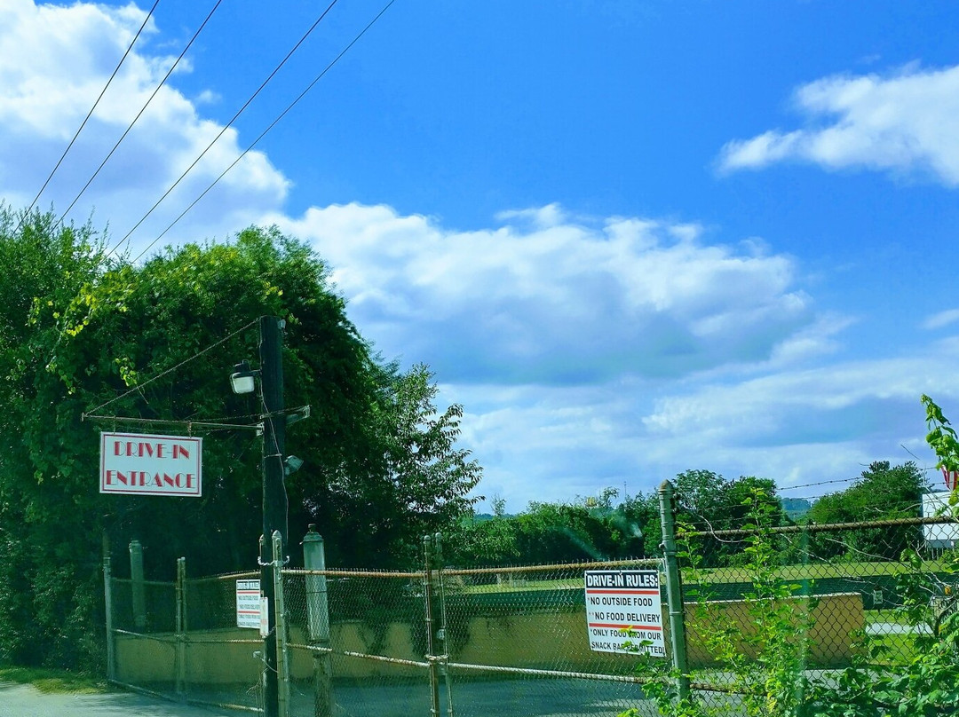 Evergreen Drive-In Theatre景点图片