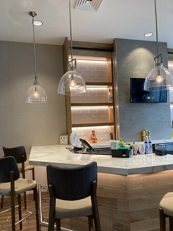 Hampton Inn & Suites Raleigh Midtown主图