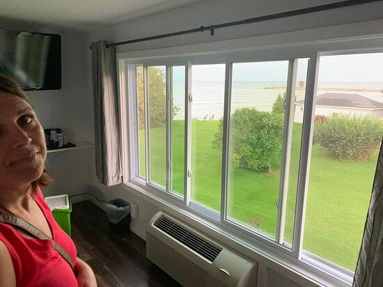 Beachfront Inn主图