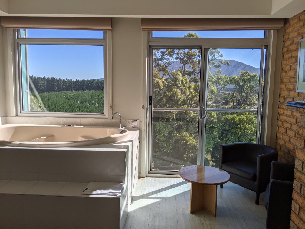 Macedon Ranges Hotel & Spa主图