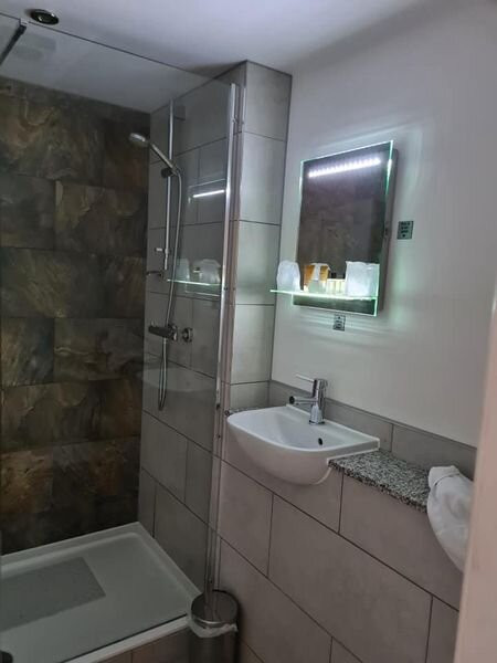 Cresta Court Hotel主图