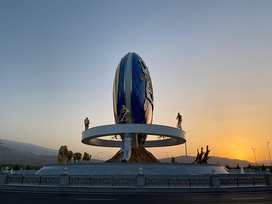Monument to the Bicycle-阿什哈巴德必去景点