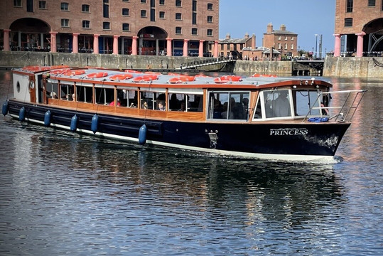 Liverpool Boat Tours-利物浦必去景点