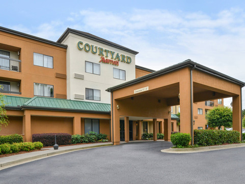 亚特兰大萨沃尼万怡酒店主图