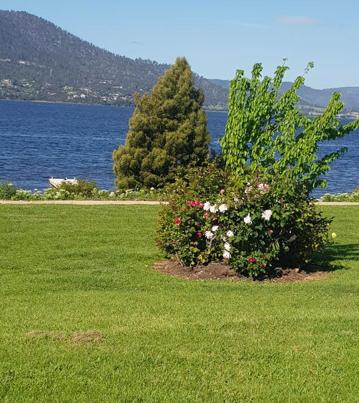 滨河汽车旅馆别墅主图