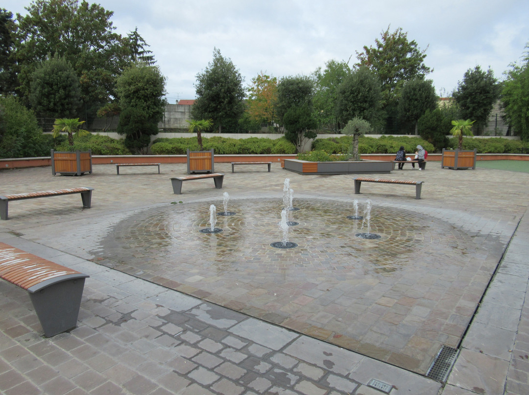 Square Saint Martin-Garges-les-Gonesse必去景点