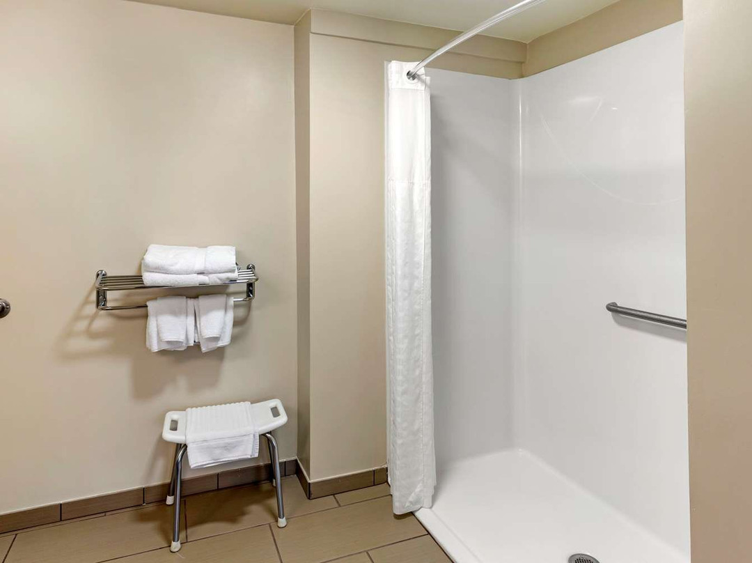 Comfort Inn - Air Force Base Area主图