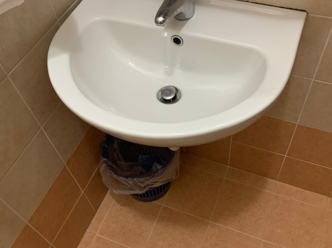 Victor Center Hostel主图