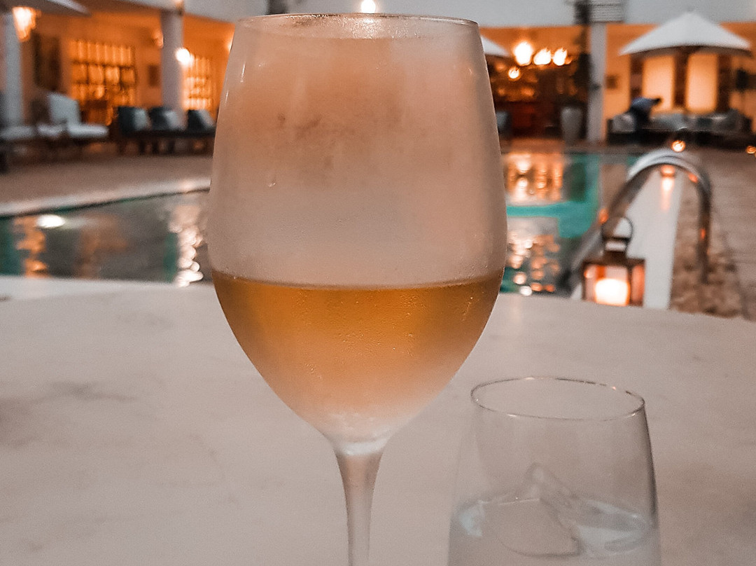 Latitude 0 Degrees Hotel主图