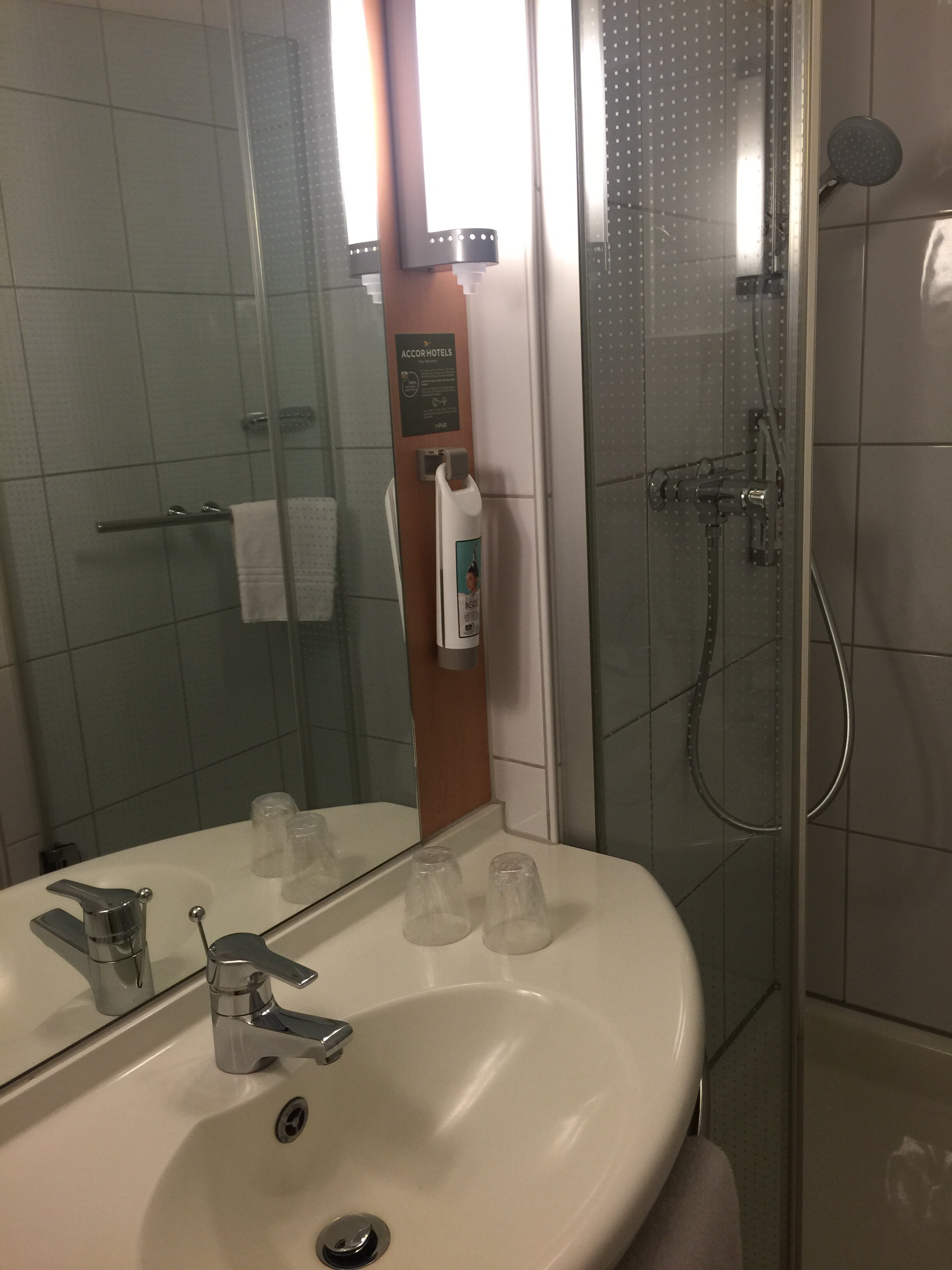 ibis Zurich City West-浴室