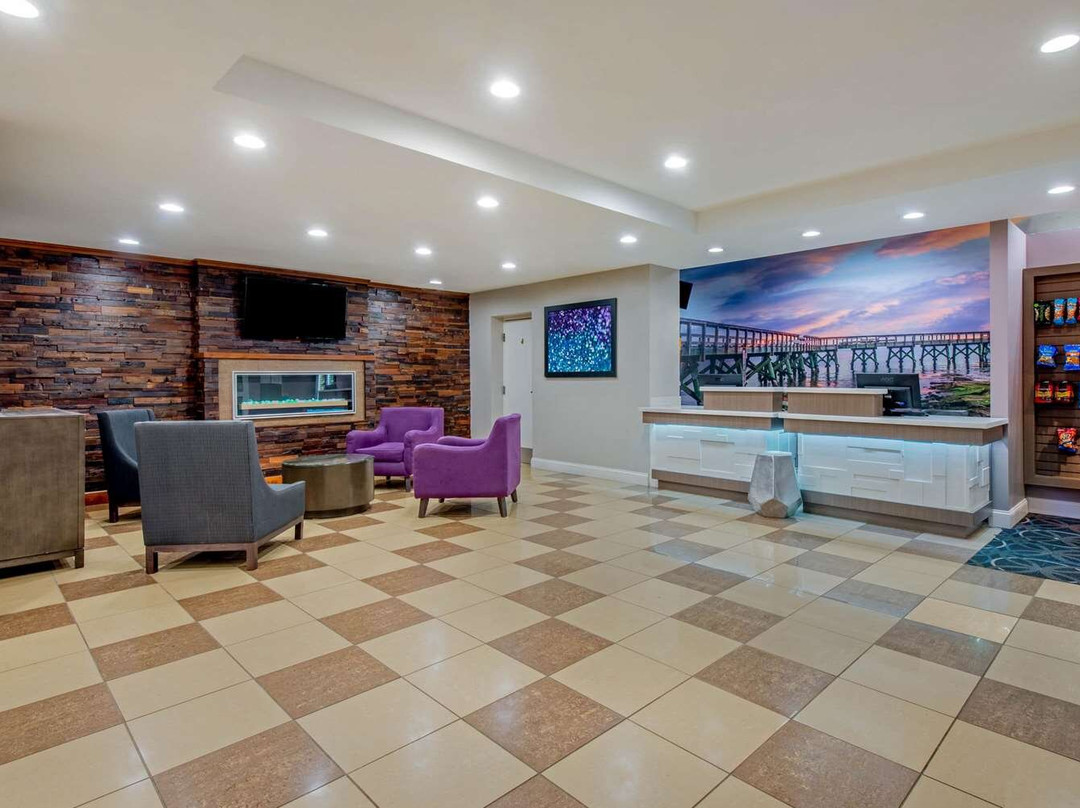 La Quinta Inn & Suites by Wyndham Lexington Park - Patuxent主图