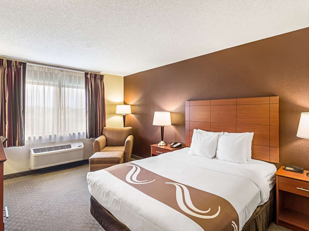 Quality Inn Sheboygan North I-43主图