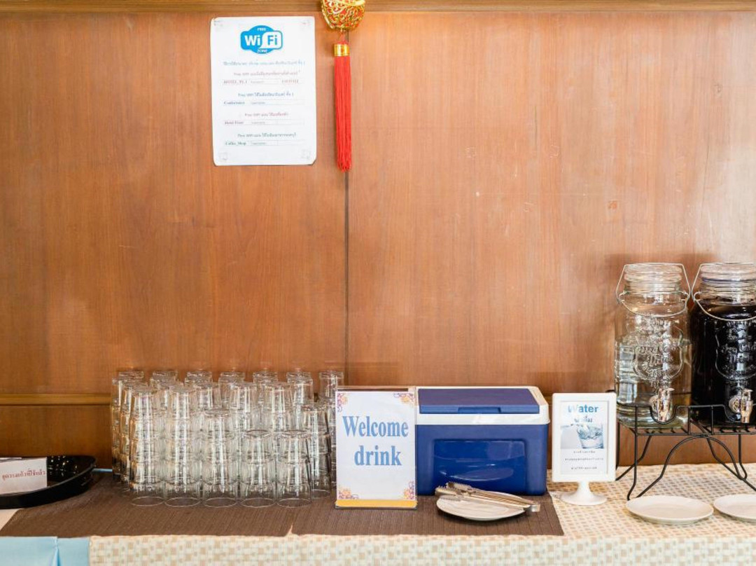 暖武里府宮大酒店主图