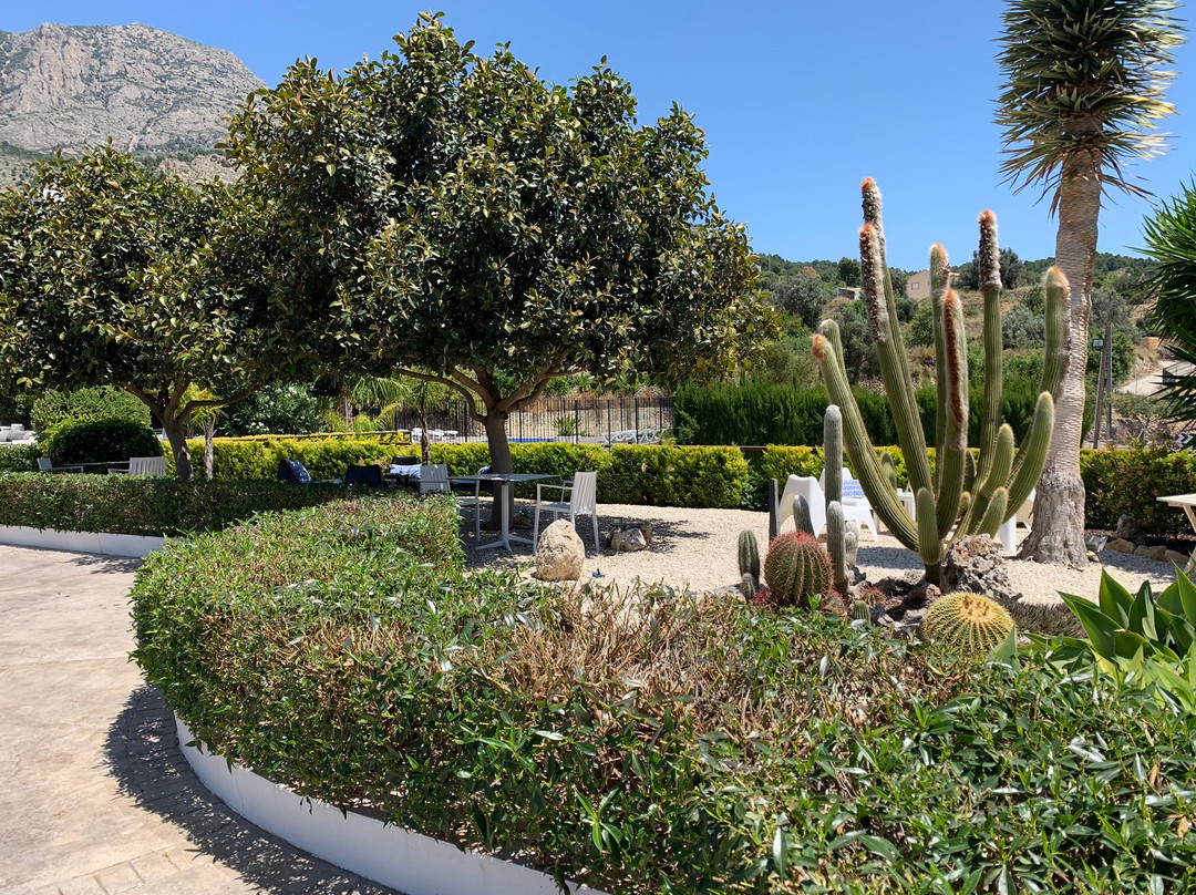 拉莫雷纳酒店主图