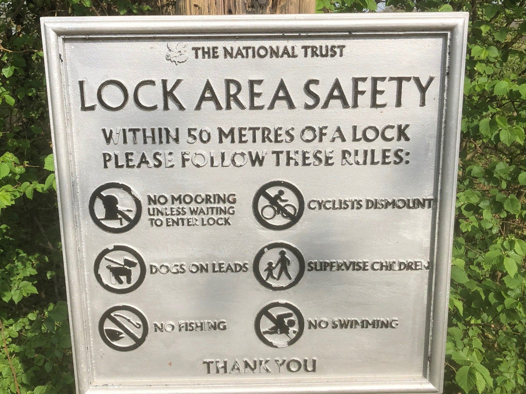 Pyrford Lock景点图片