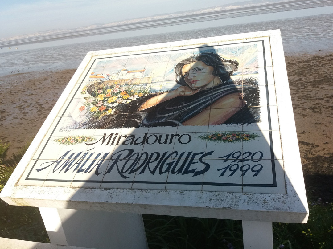 Miradouro Amalia Rodrigues-阿尔科谢蒂必去景点