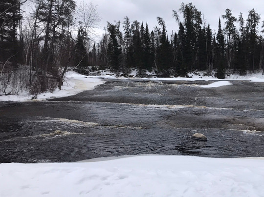 Pine Point Rapids-Oakbank必去景点