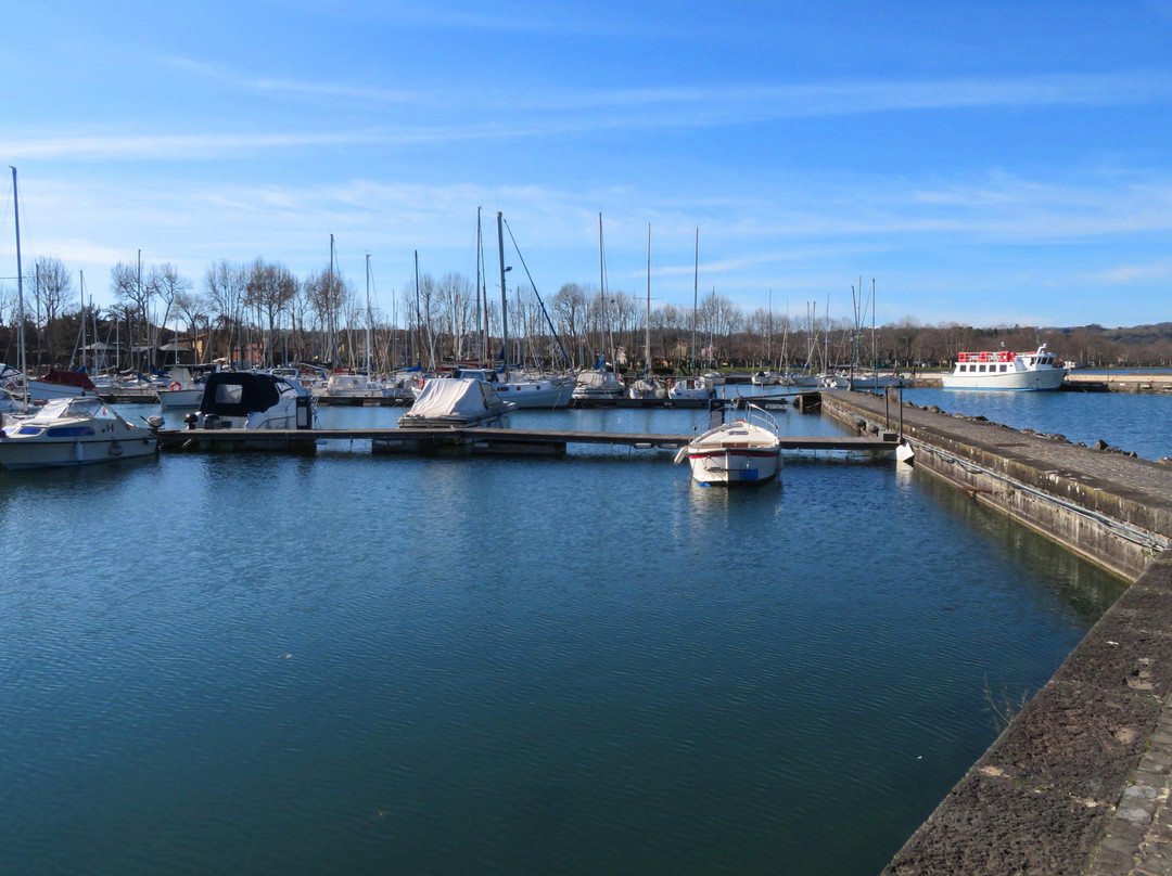 Porto Turistico-Capodimonte必去景点