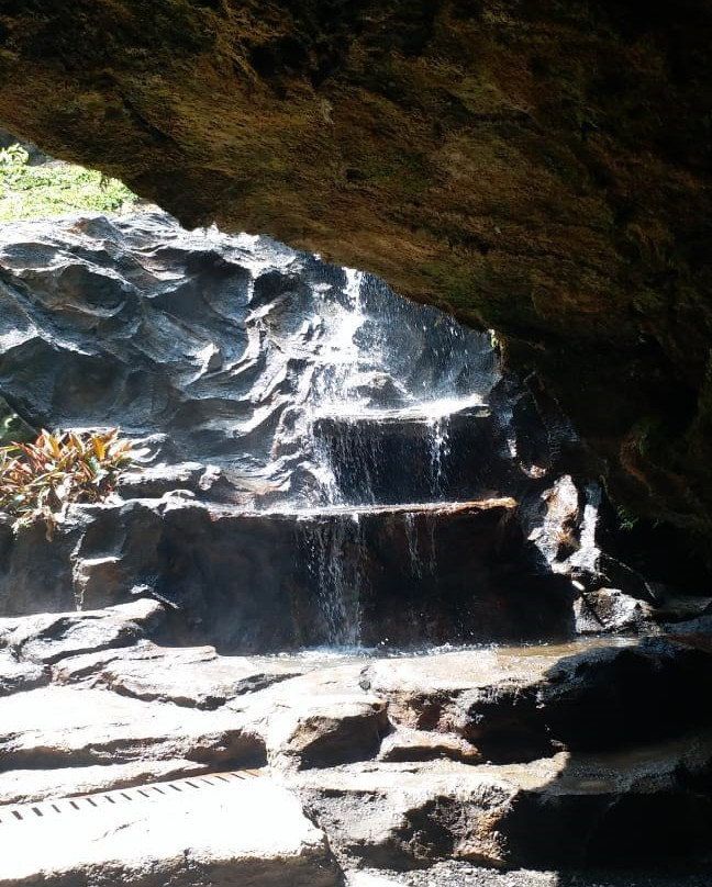 Putuk Truno Waterfall景点图片
