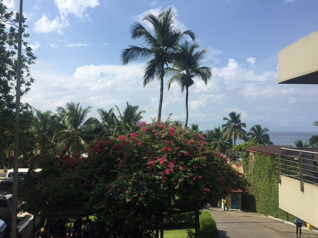 Infinity Shuttle Service-蒙罗维亚必去景点